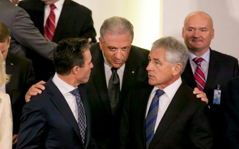 2013-10-22_o_yetha_dimitris_avramopoylos_me_ton_gg_toy_nato_anders_fogh_rasmussen_kai_ton_ypam_ton_ipa_chuck_hagel.jpg